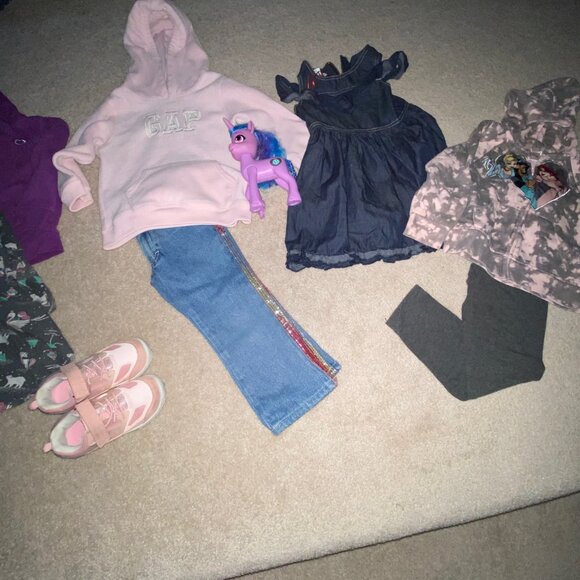 Little Girls Size 4T Clothing Bundle and Shoes Christmas - Picture 3 of 6